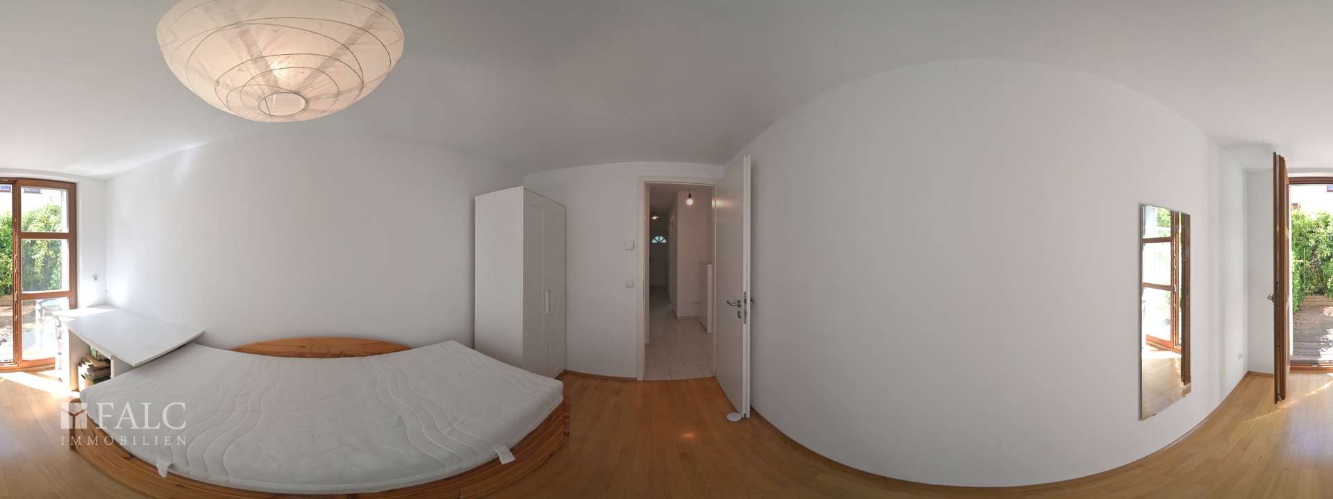 Pano EG Zimmer Garten